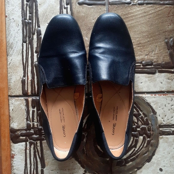 Black flats (size 8) - Picture 1 of 2
